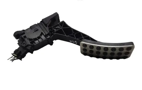 Mercedes-Benz GLA W156 X156 Accelerator throttle pedal A1773001900