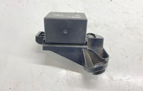 BMW 2 F44 Coolant fan relay 6836504 61366836504 V23132A2001X043
