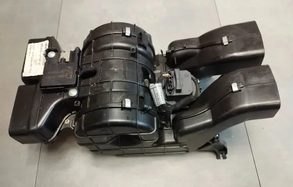 BMW X6 E71 Interior heater climate box assembly 9111024