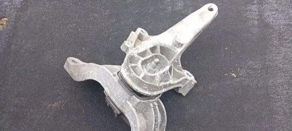 Mini Cooper Countryman R60 Gearbox mount 6784359