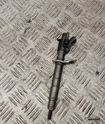 Volvo S60 Fuel injector 31303238