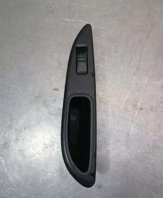 Nissan Primera Electric window control switch 25411AV600