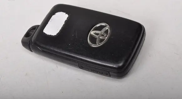 Toyota Avensis T270 Ignition key/card 