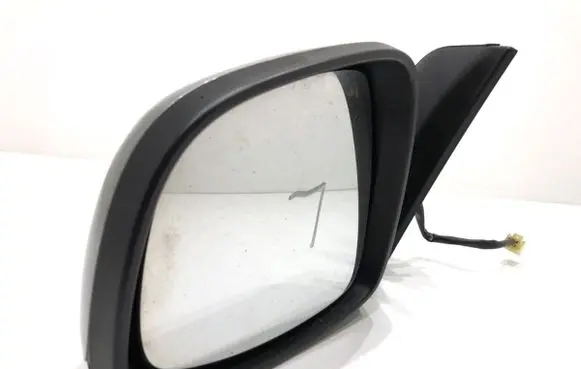 Suzuki SX4 Front door electric wing mirror