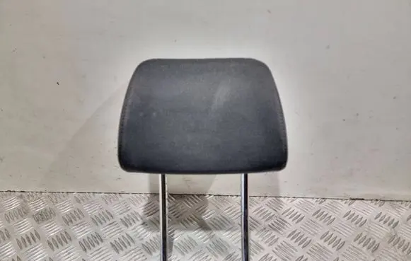 BMW 1 E81 E87 Front seat headrest 