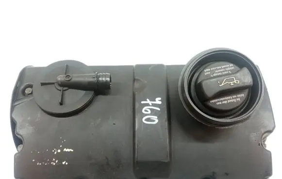 Volkswagen Golf IV Rocker cam cover 038103469