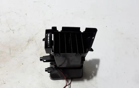 Mercedes-Benz E C207 W207 Dash center air vent grill A2078300054