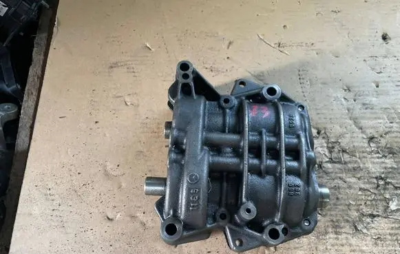BMW 3 E46 Oil pump 1433547