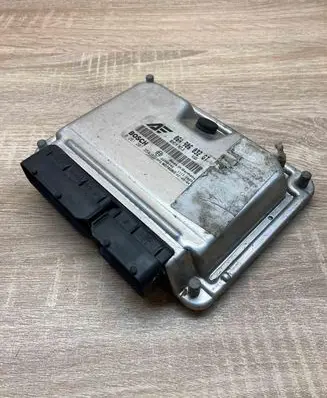 Seat Alhambra (Mk1) Engine control unit/module ECU 06A906032GT 0261207354