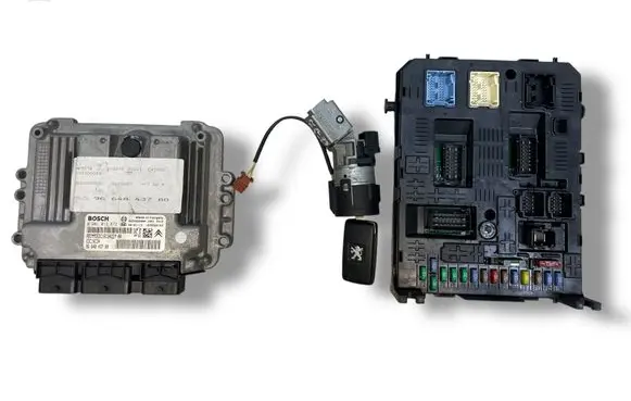 Peugeot 308 Engine ECU kit and lock set 9653958980 9664843780 0281013872