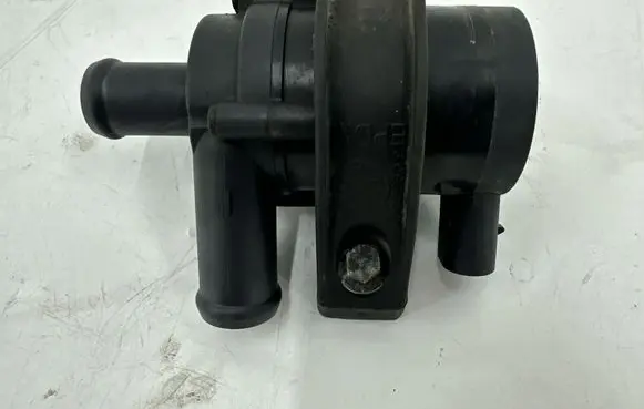 Volvo V40 Electric auxiliary coolant/water pump 31320347
