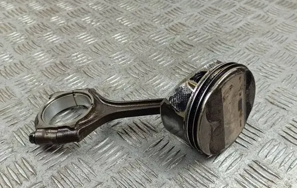 Jeep Grand Cherokee WL Piston with connecting rod 72039R