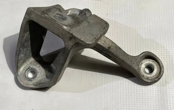 Chevrolet Corvette C7 Engine mounting bracket 23207232