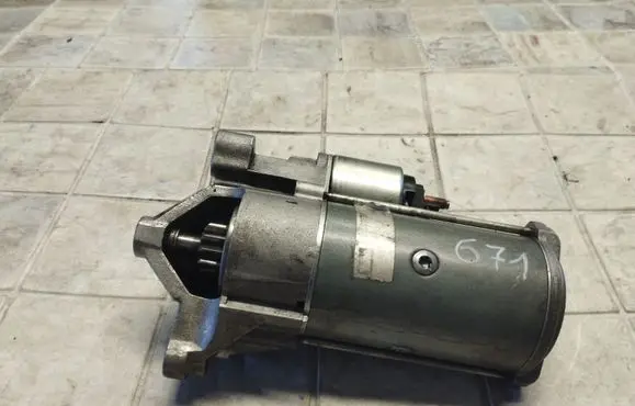 Toyota RAV 4 (XA30) Starter motor DBMD7R27