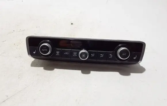 Audi A3 S3 8V Air conditioner control unit module 8V0820043Q