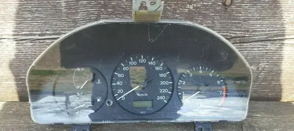 Mazda 626 Speedometer (instrument cluster) FDGE6VD GE6WE