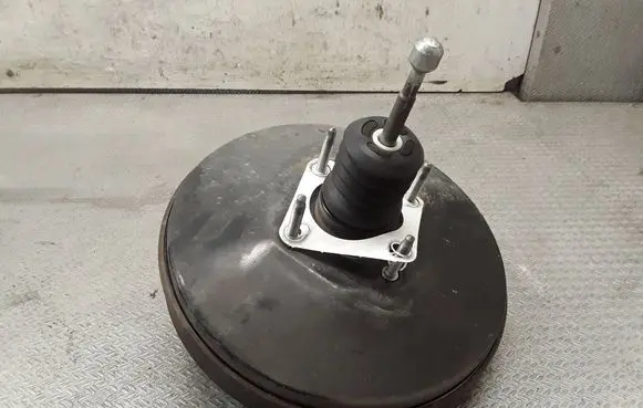 Opel Corsa D Brake booster 13347114
