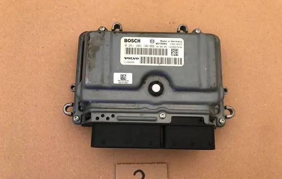 Volvo V40 Engine control unit/module 31286086 0261209108