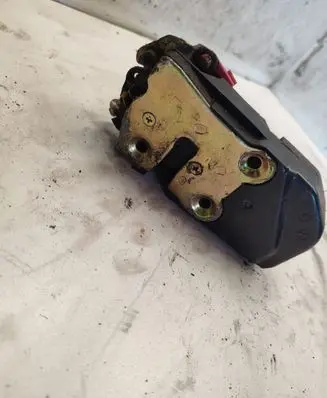 Chrysler 300 - 300C Front door lock
