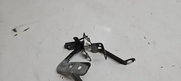 BMW 2 F22 F23 Fender mounting bracket 