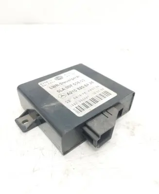 Mercedes-Benz E W210 Light module LCM A2108206426 5LA00750803