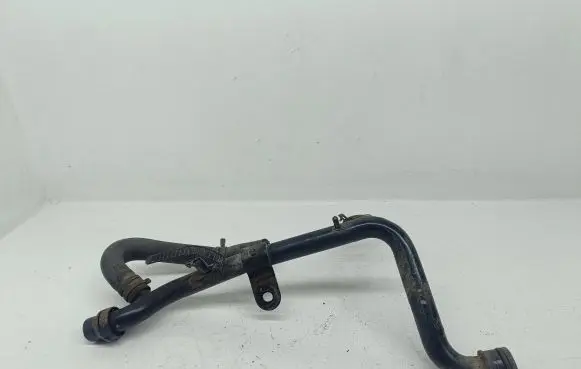 Volkswagen PASSAT B5.5 Engine coolant pipe/hose 06b121065