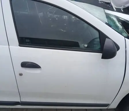 Dacia Logan II Front door