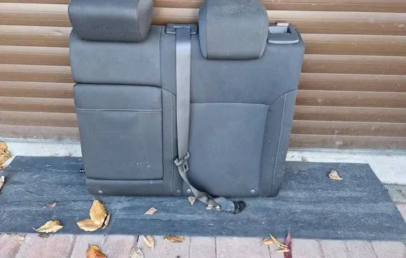 Rear seat