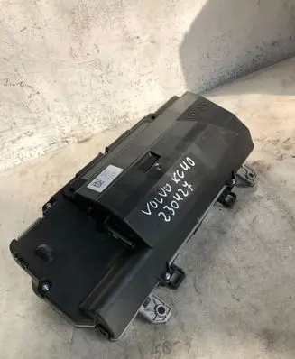 Volvo XC40 Speedometer (instrument cluster) 32356877