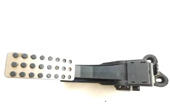 Mercedes-Benz ML W164 Accelerator throttle pedal A1643000004