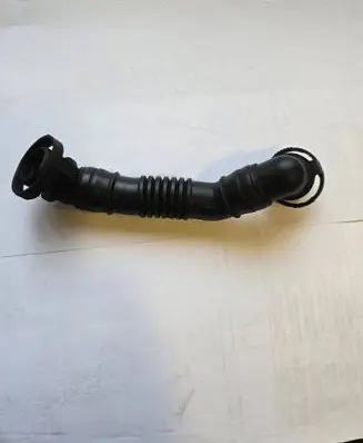 Volkswagen Golf V Breather hose/pipe 03G103493D 25777 4G0945297