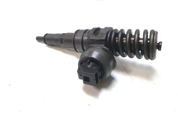 Volkswagen Multivan T5 Fuel injector 07Z130073N