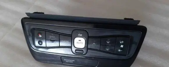 Nissan Leaf I (ZE0) Climate control unit 275005SE0B 6K1945H0B 684125JH0B