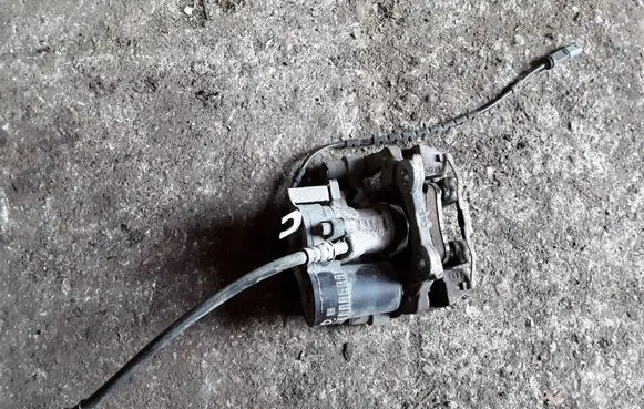 BMW i3 Rear brake caliper 685385810