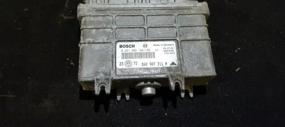 Volkswagen Golf III Engine control unit/module 8A0907311H 0261203184