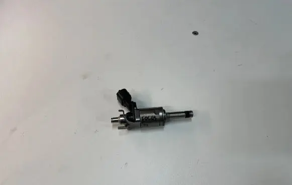 Ford Focus Fuel injector CM5EBB