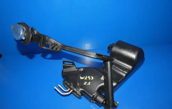 Mercedes-Benz GLC X253 C253 Windshield washer fluid reservoir/tank A2058600360 A205869