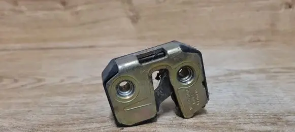 Volvo 960 Front door lock (next to the handle) 6085