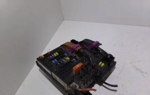Volvo XC70 Fuse module 30786646 28080156