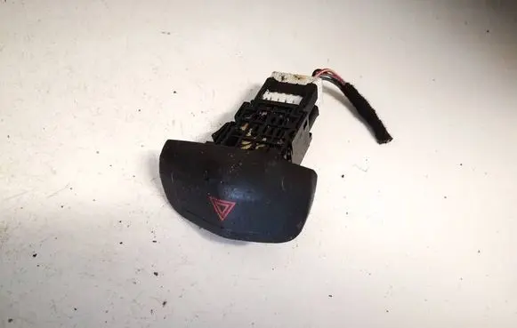 Nissan Primera Hazard light switch niles06016