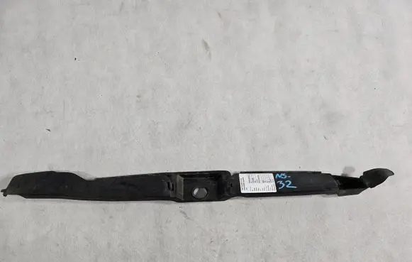 Volkswagen Tiguan Fender foam support/seal 5N0821111
