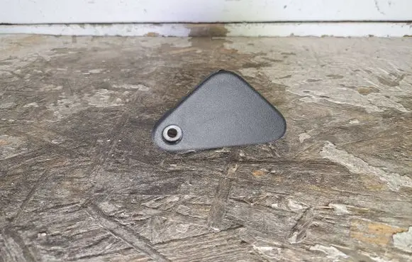 Volvo V70 Radiator mount bracket 30723367