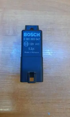 Volvo S60 Glow plug pre-heat relay 30785663