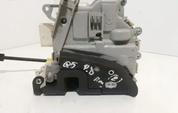 Audi Q5 SQ5 Front door lock 8J1837016C
