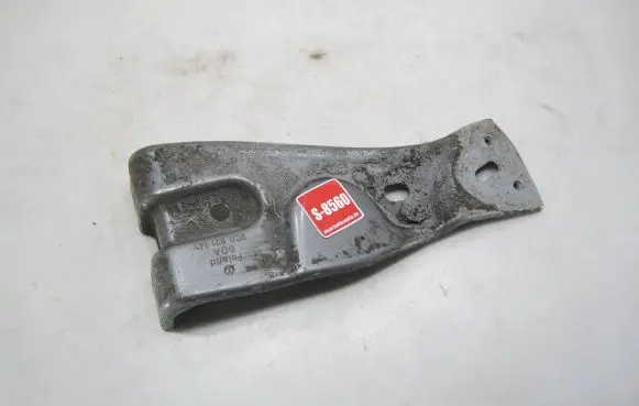 Volkswagen PASSAT B6 Fender mounting bracket 3C0821141