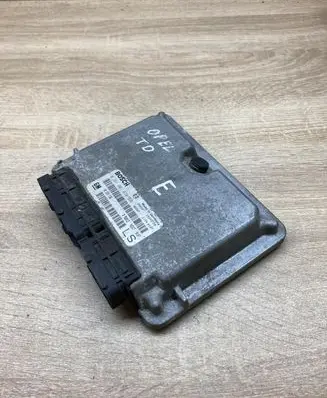 Opel Astra G Engine control unit/module ECU 90589736 0281001670