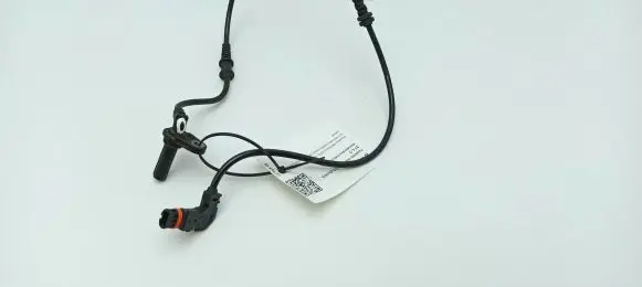 Mercedes-Benz E W212 ABS brake wheel speed sensor A2129050801 2105407681