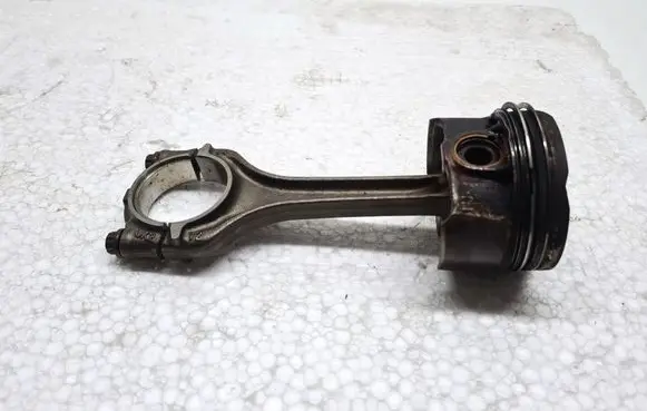 Volkswagen Golf VIII Piston with connecting rod 