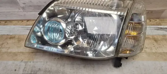 Nissan X-Trail T30 Headlight/headlamp