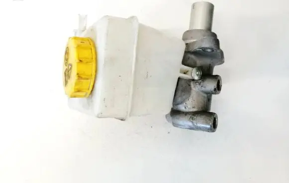 Master brake cylinder